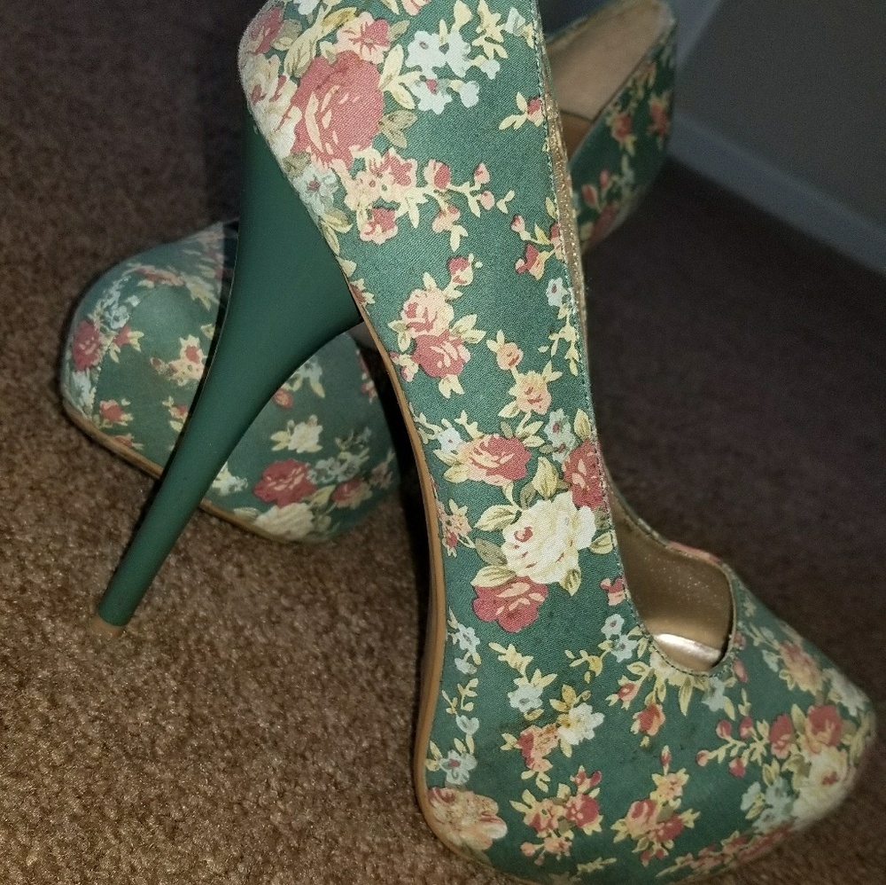 Green floral Charlotte Russe Stiletto